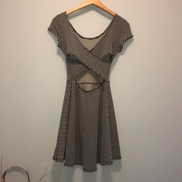 Cross back Dress - Picture 2 of 6